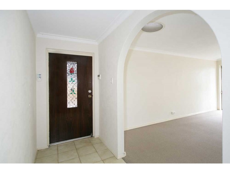 10  Leone Street, Thornlie WA 6108