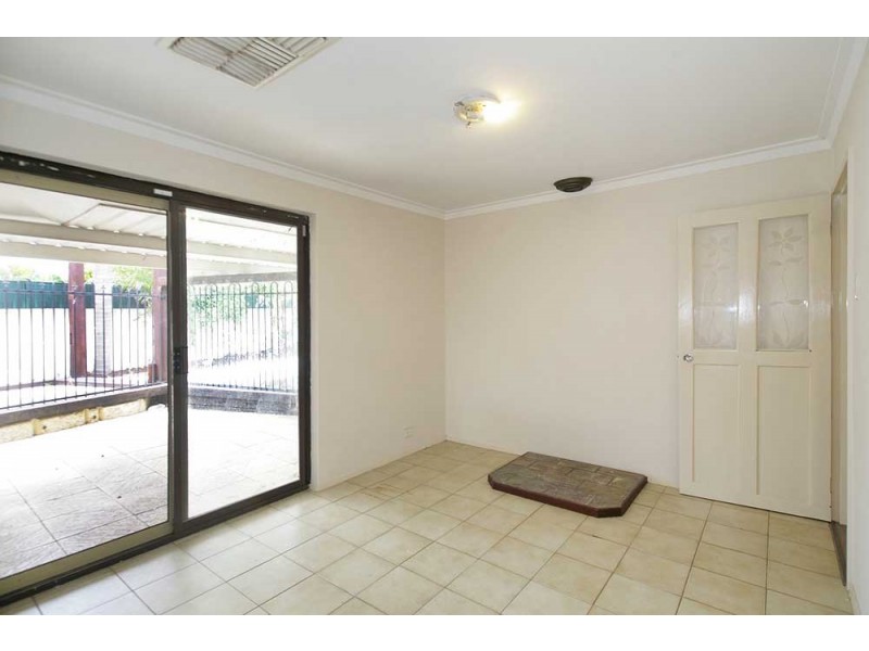 10  Leone Street, Thornlie WA 6108