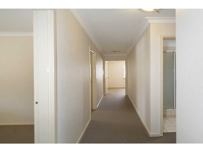 10  Leone Street, Thornlie WA 6108