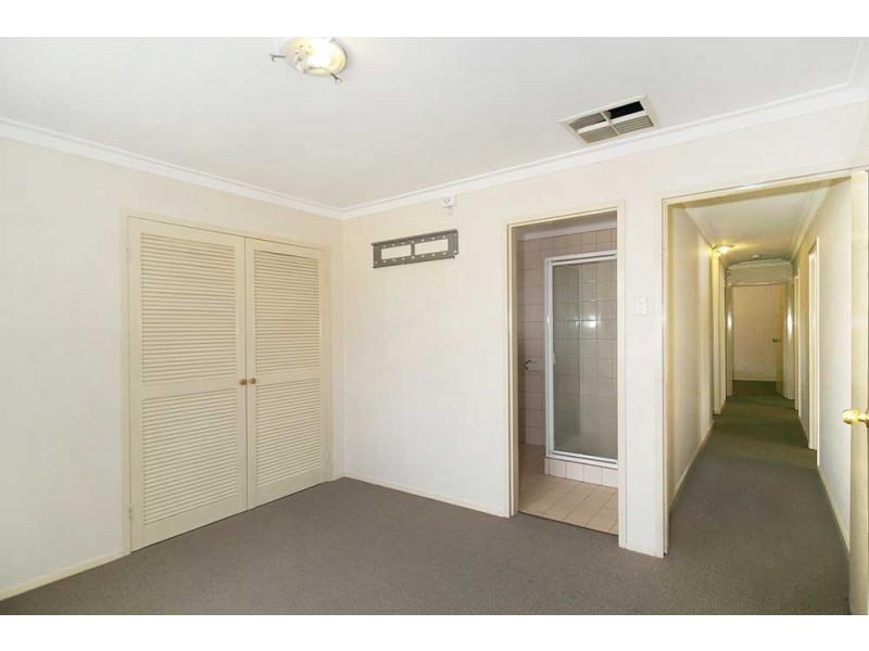 10  Leone Street, Thornlie WA 6108