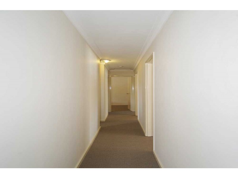 10  Leone Street, Thornlie WA 6108