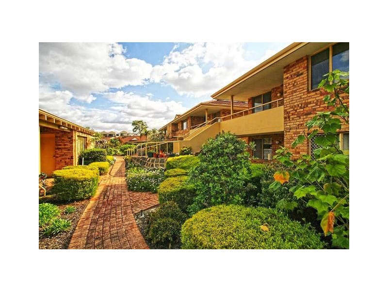 25/24 Southdown Place, Thornlie WA 6108