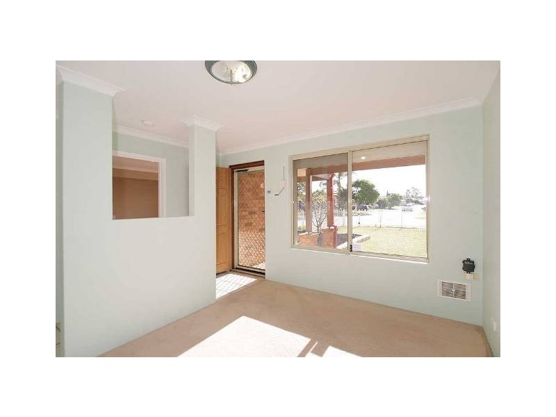 7 Bindoon Loop, Huntingdale WA 6110