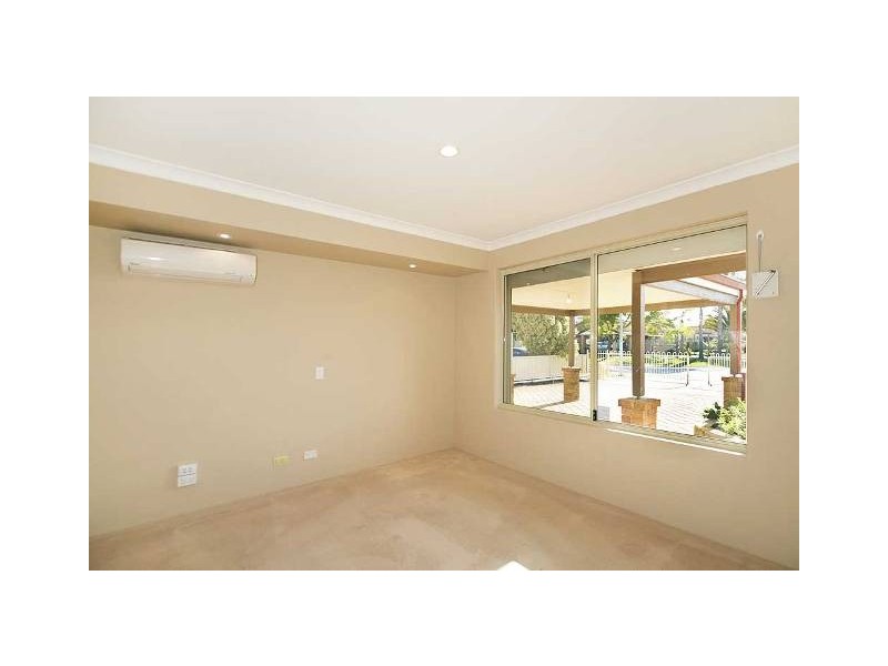 7 Bindoon Loop, Huntingdale WA 6110