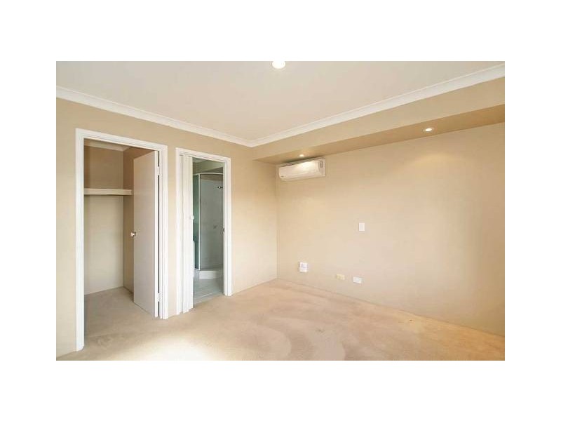 7 Bindoon Loop, Huntingdale WA 6110