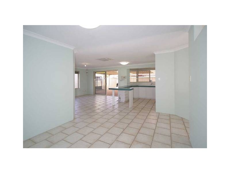 7 Bindoon Loop, Huntingdale WA 6110