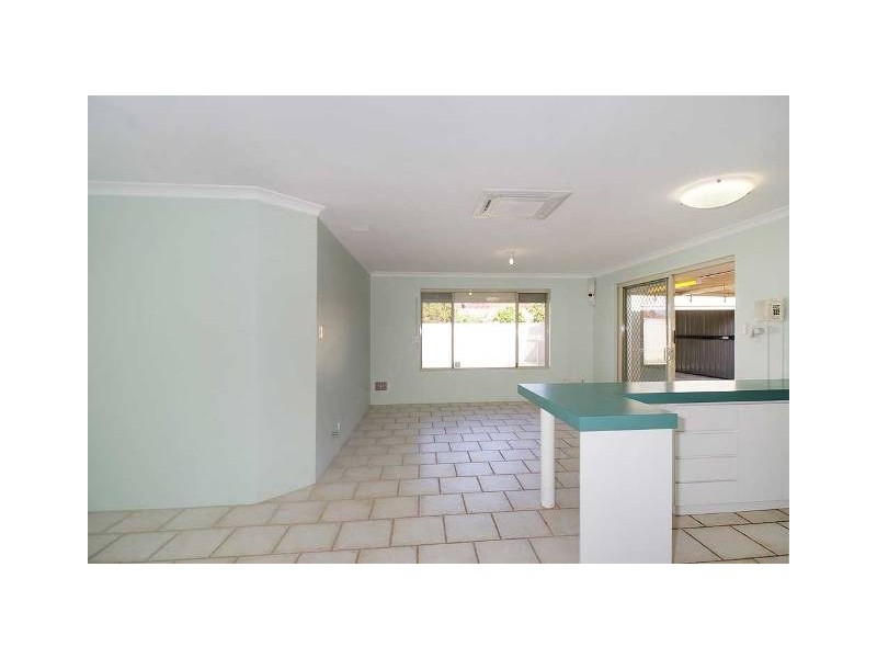 7 Bindoon Loop, Huntingdale WA 6110