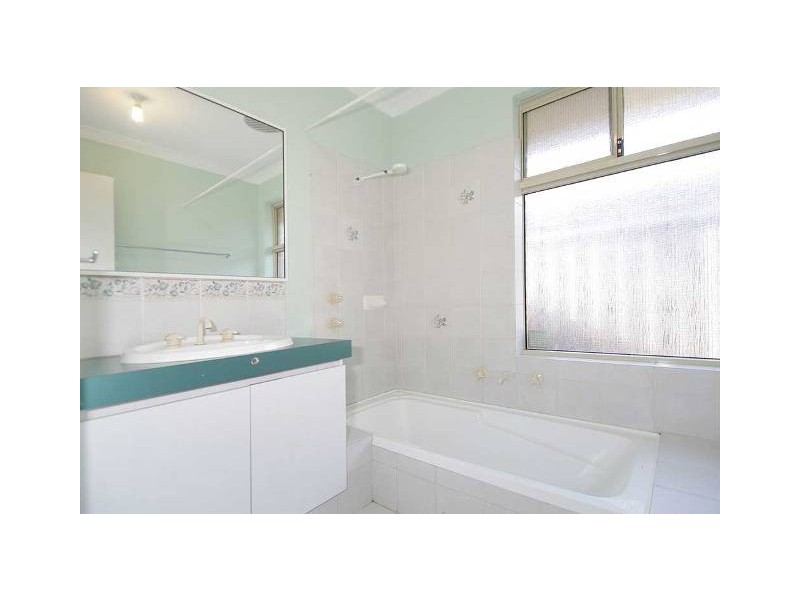 7 Bindoon Loop, Huntingdale WA 6110