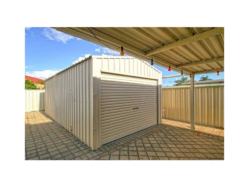 7 Bindoon Loop, Huntingdale WA 6110