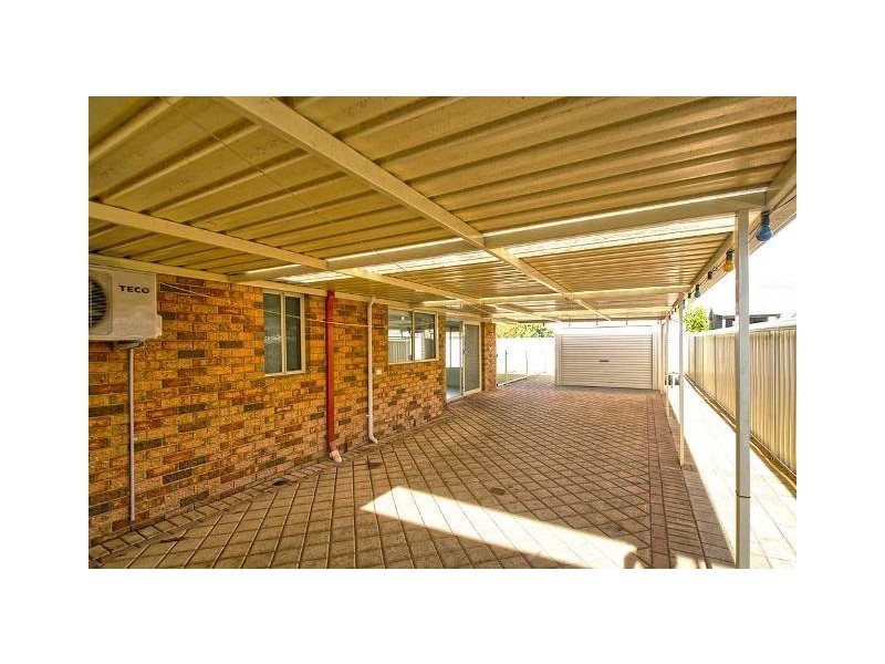 7 Bindoon Loop, Huntingdale WA 6110