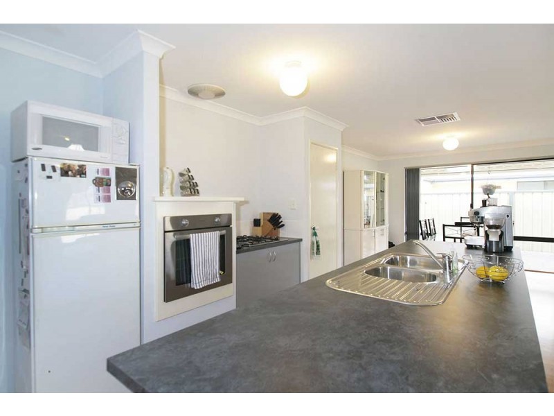 8  Glasgow Way, Seville Grove WA 6112