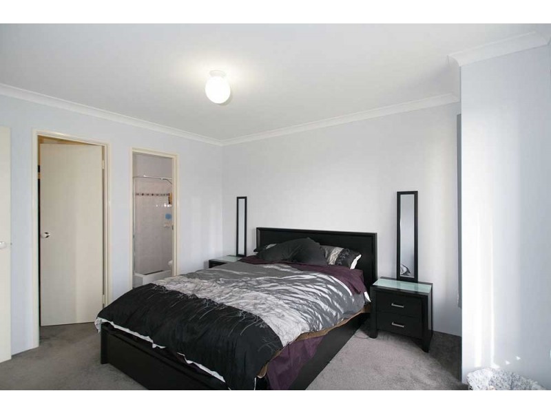 8  Glasgow Way, Seville Grove WA 6112