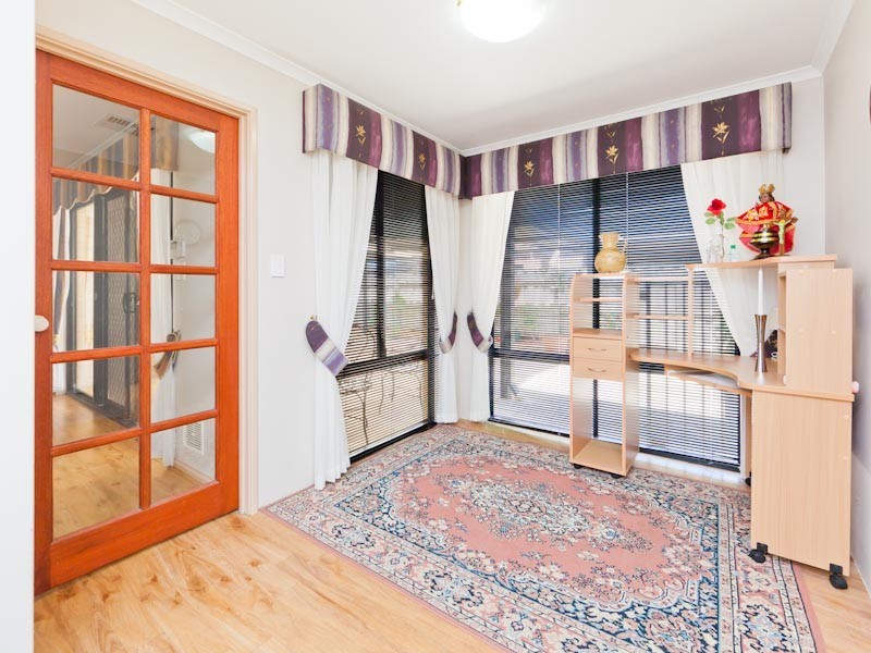 32 Boyle Avenue, Rockingham WA 6168