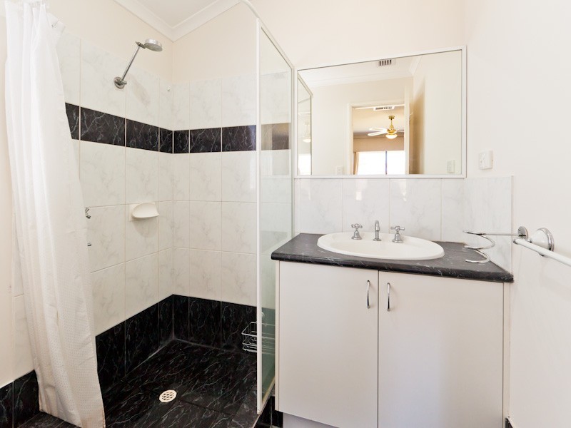 32 Boyle Avenue, Rockingham WA 6168