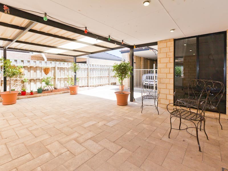 32 Boyle Avenue, Rockingham WA 6168