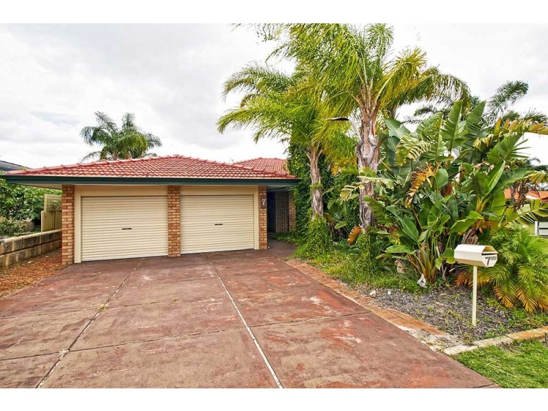 7 Ambassador Court, Thornlie WA 6108