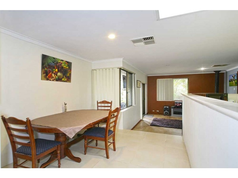 7 Ambassador Court, Thornlie WA 6108