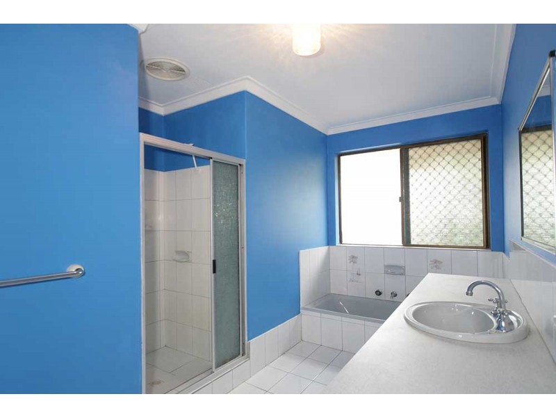 7 Ambassador Court, Thornlie WA 6108