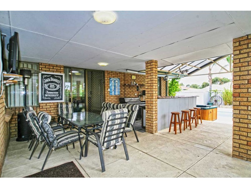 7 Ambassador Court, Thornlie WA 6108
