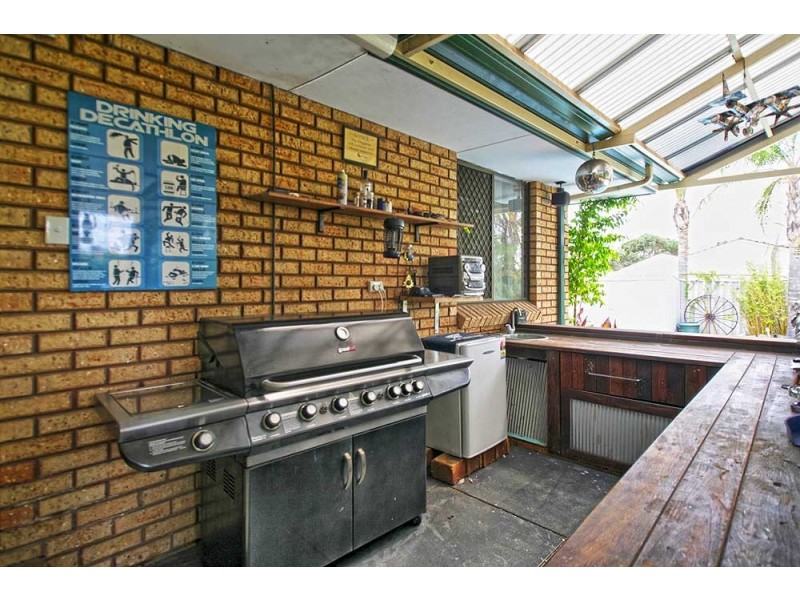 7 Ambassador Court, Thornlie WA 6108