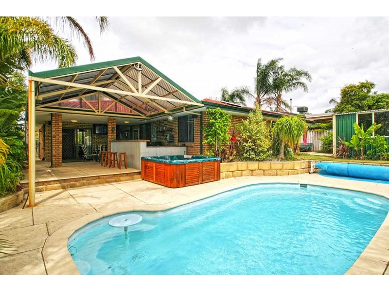 7 Ambassador Court, Thornlie WA 6108