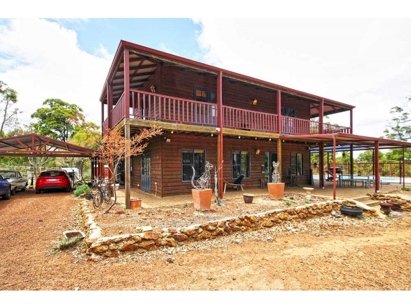 4 Robinson Road, Roleystone WA 6111