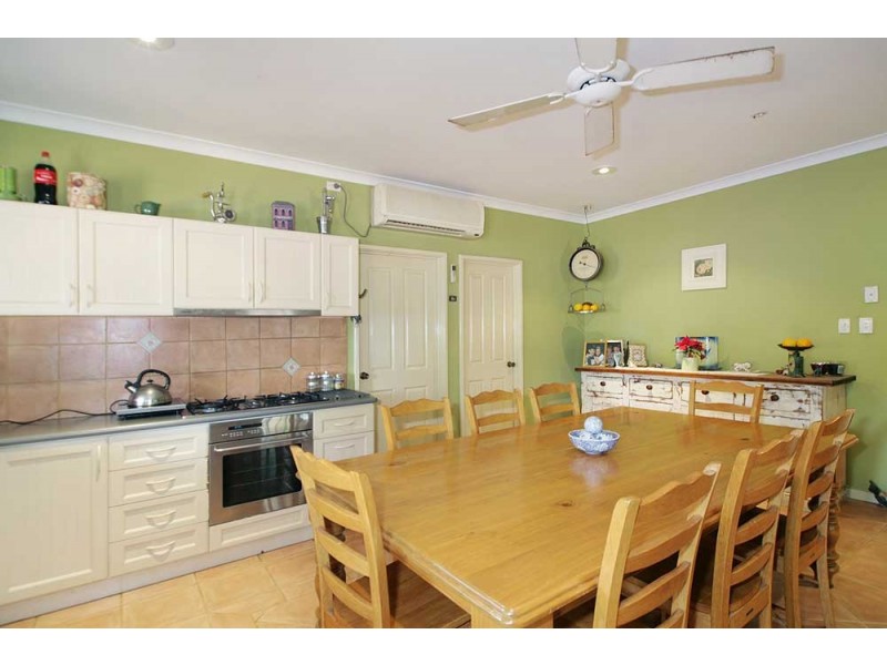 4 Robinson Road, Roleystone WA 6111