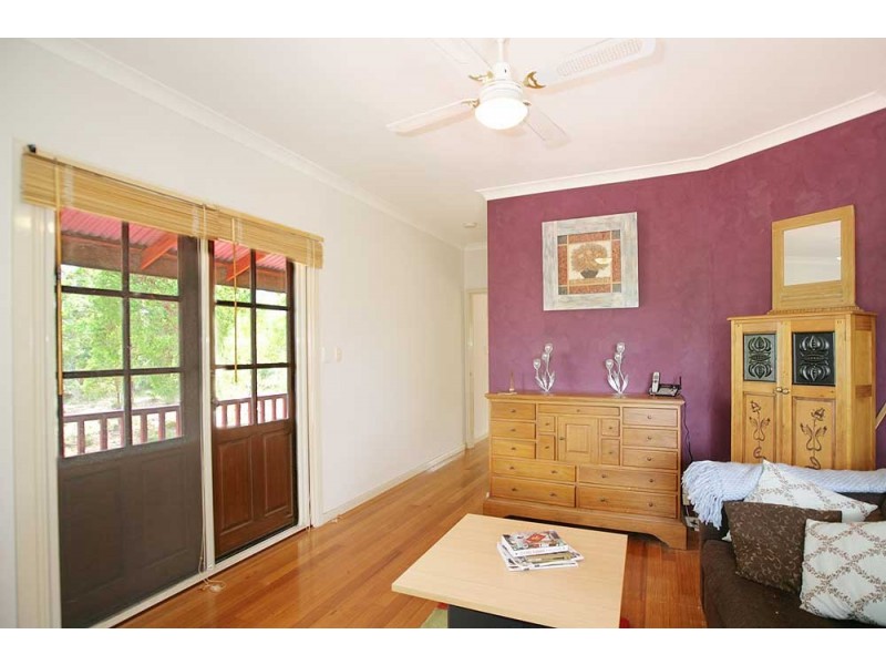 4 Robinson Road, Roleystone WA 6111