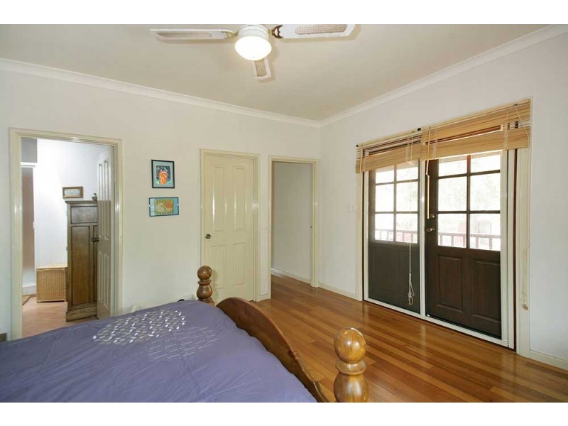 4 Robinson Road, Roleystone WA 6111