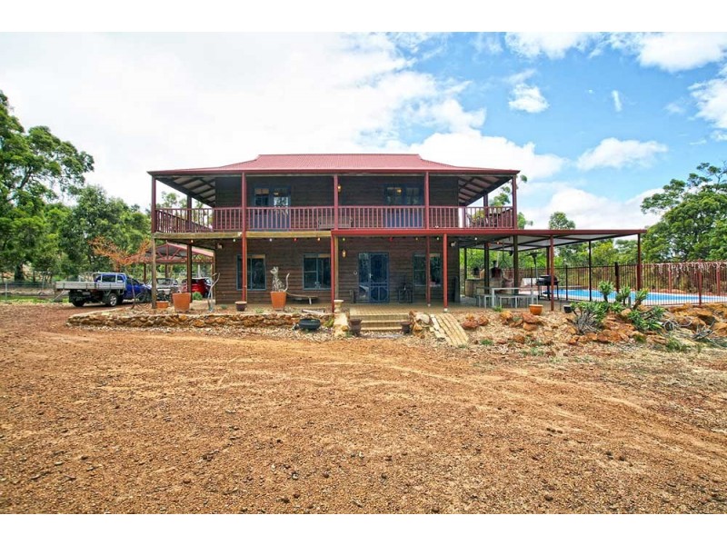 4 Robinson Road, Roleystone WA 6111