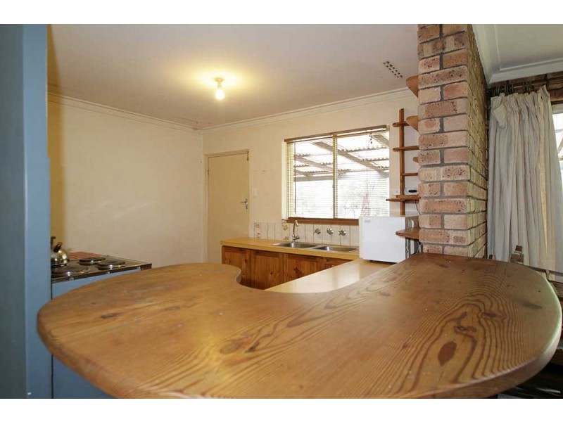 4 Robinson Road, Roleystone WA 6111