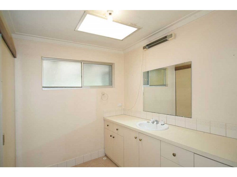 4 Robinson Road, Roleystone WA 6111