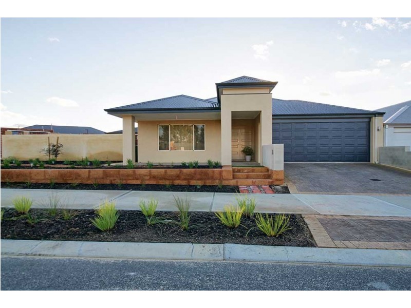 11 Barrington Avenue, Champion Lakes WA 6111