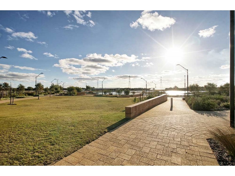 11 Barrington Avenue, Champion Lakes WA 6111