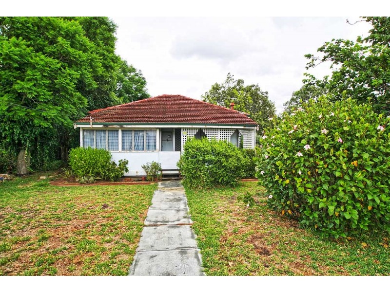 32 Dale Road, Armadale WA 6112