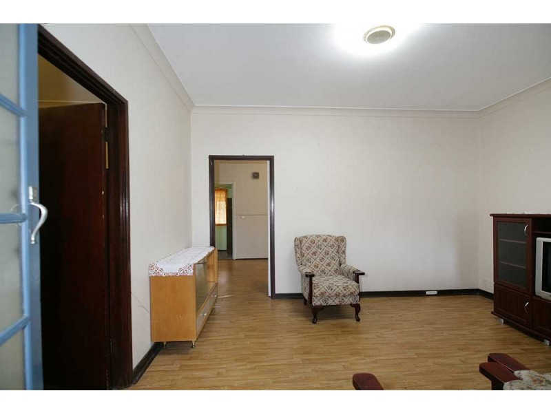 32 Dale Road, Armadale WA 6112