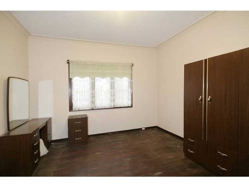 32 Dale Road, Armadale WA 6112