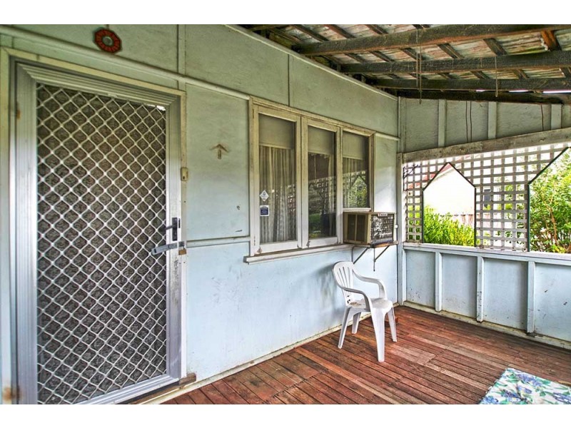 32 Dale Road, Armadale WA 6112