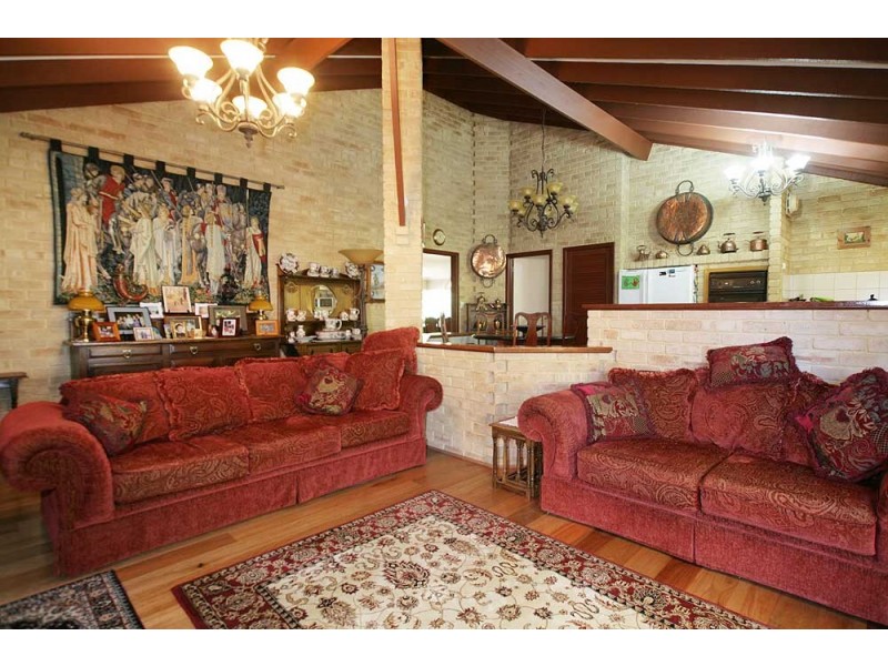 10 Camelot Court, Thornlie WA 6108