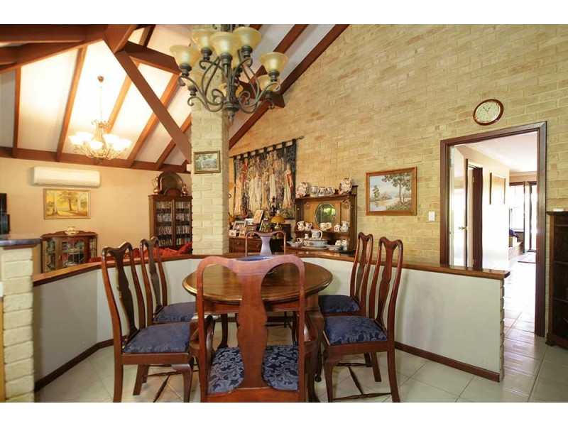 10 Camelot Court, Thornlie WA 6108