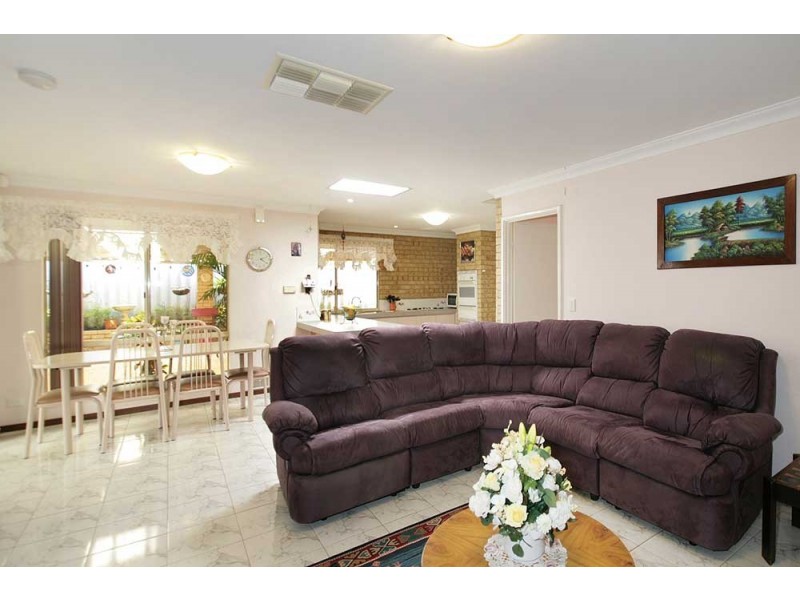 14 Aster Court, Thornlie WA 6108