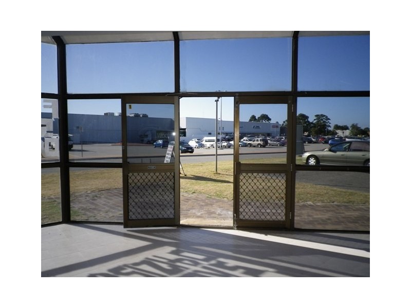 1/6 Binley Place, Maddington WA 6109