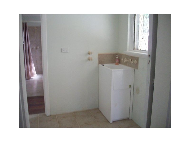 8 Westfield Street, Maddington WA 6109