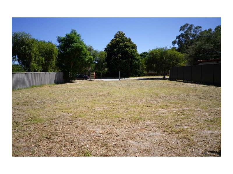 25 Aston Way, Gosnells WA 6110