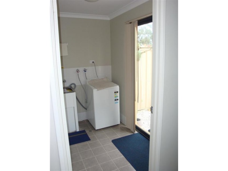 12/11 Choseley Way, Langford WA 6147