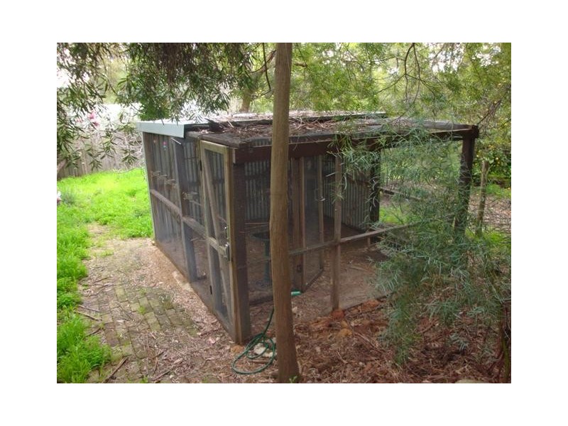 10 Northward Road, Roleystone WA 6111