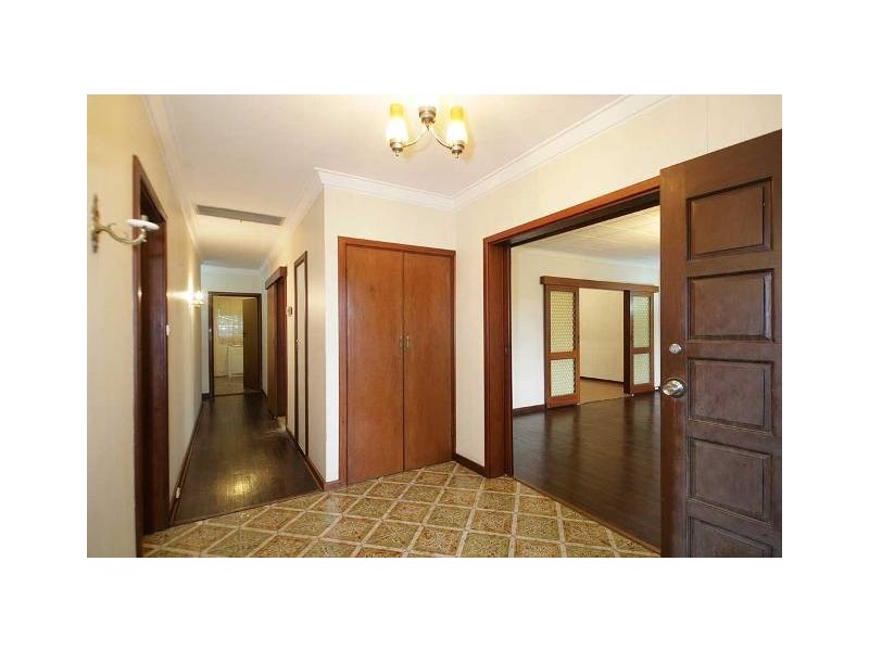 7 Nethercott Street, Huntingdale WA 6110