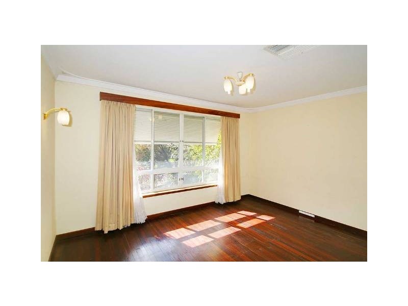 7 Nethercott Street, Huntingdale WA 6110