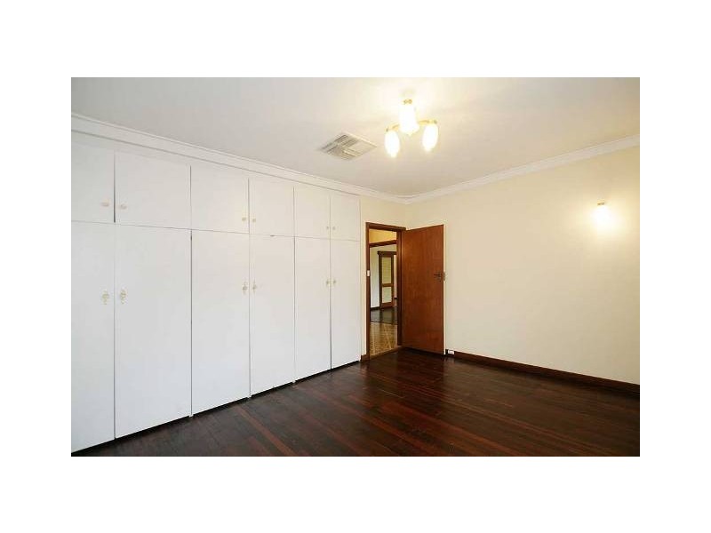 7 Nethercott Street, Huntingdale WA 6110