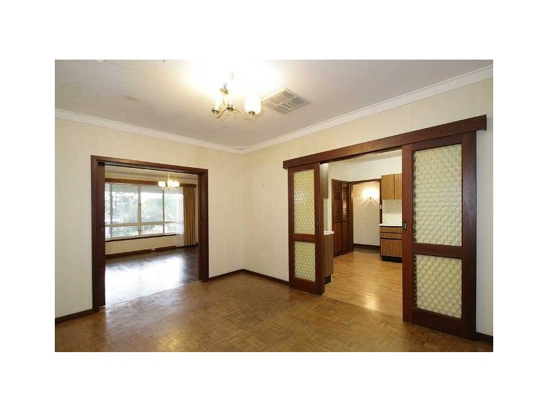 7 Nethercott Street, Huntingdale WA 6110